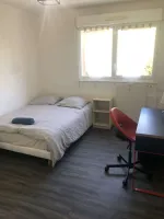 bordeaux-nord-chambre-ambiance-chaleureuse