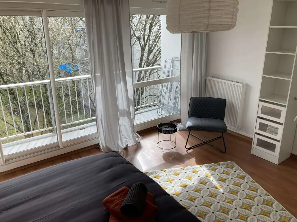 bordeaux-nord-salon-avec-lumieres-d-ambiance