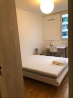 bordeaux-nord-chambre-murs-clairs