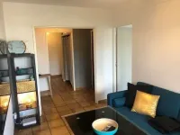 bordeaux-nord-salon-avec-etagere