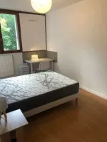 bordeaux-nord-chambre-avec-lit-double