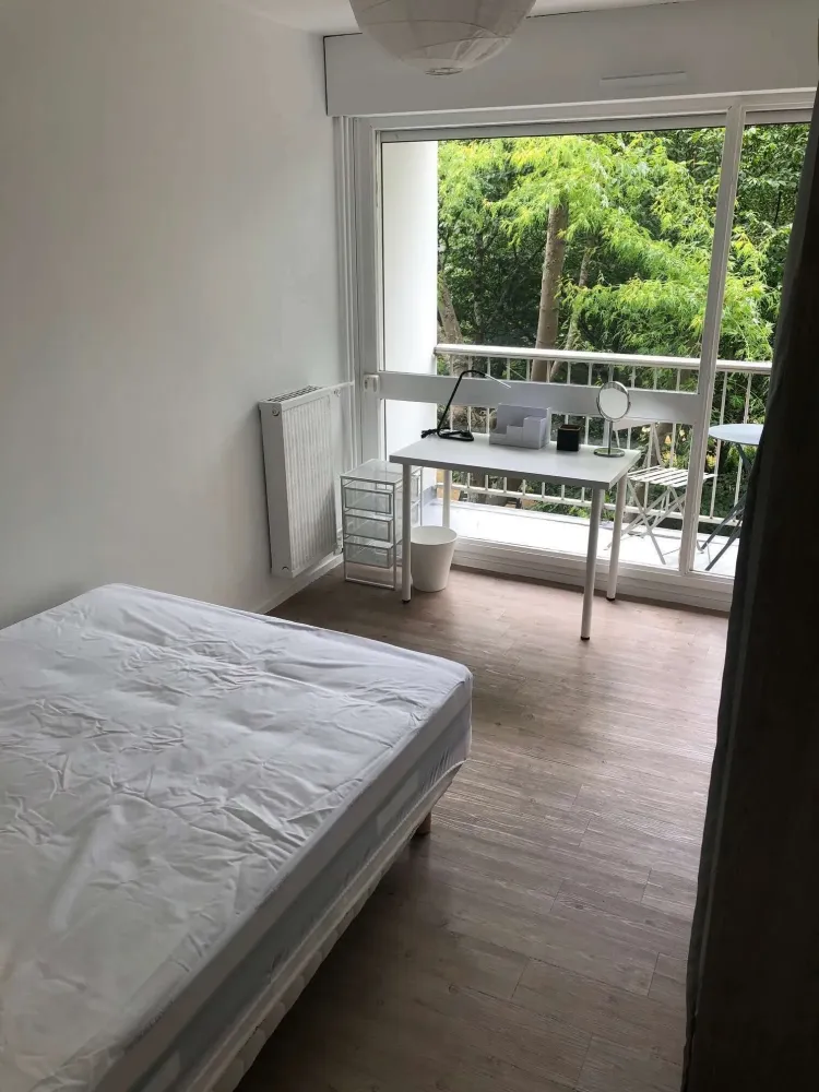 bordeaux-nord-chambre-ambiance-minimale