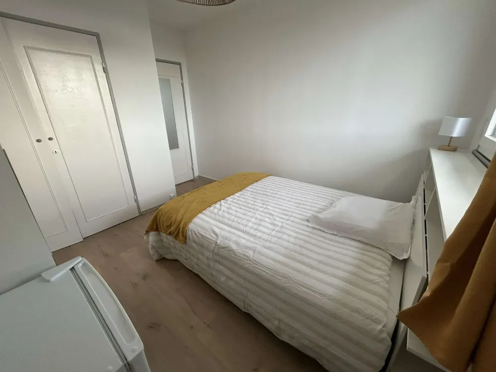m1-chambre-simpliste-colocation-bordeaux-nord.jpg