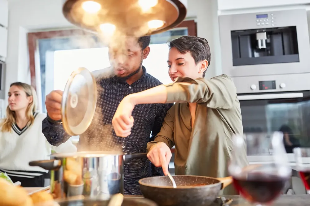 colocation-cuisiner-ensemble