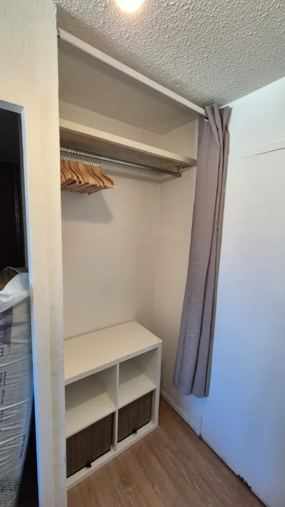 B2 - PENDERIE ENTREE