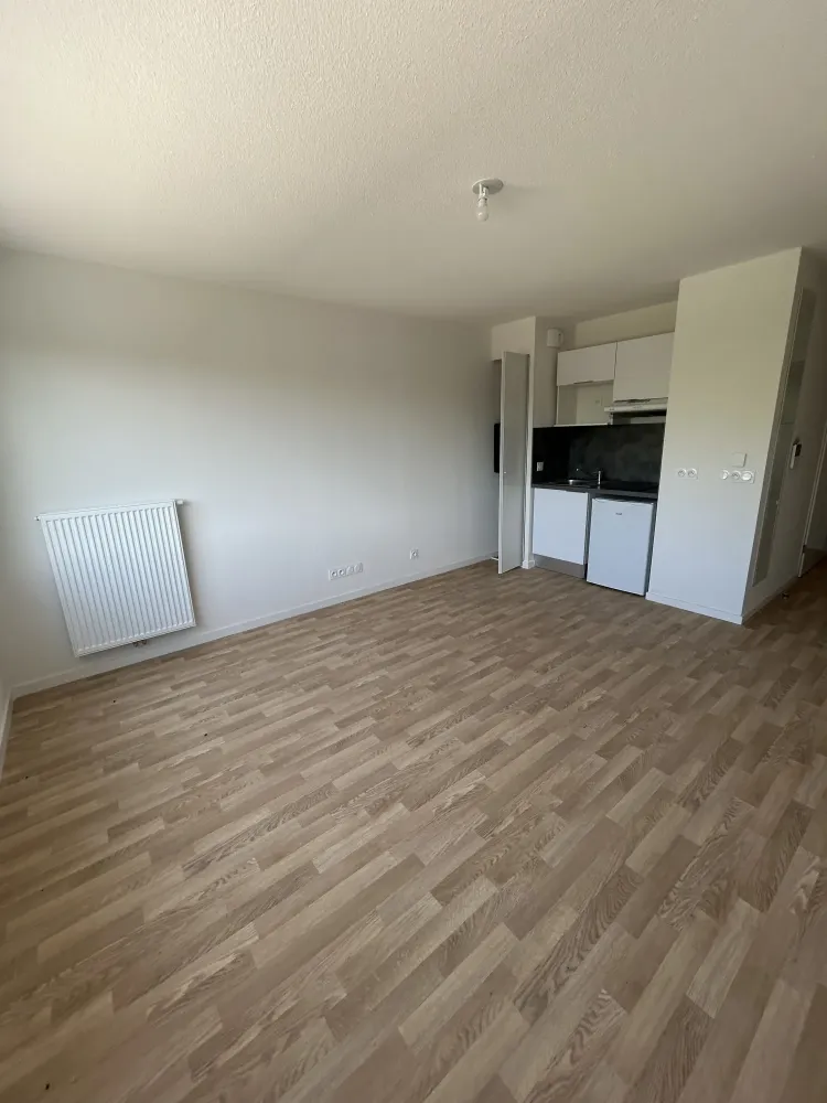 STUDIO LORMONT - REF PR1 - SOUS CONTRAT LOCATION APF