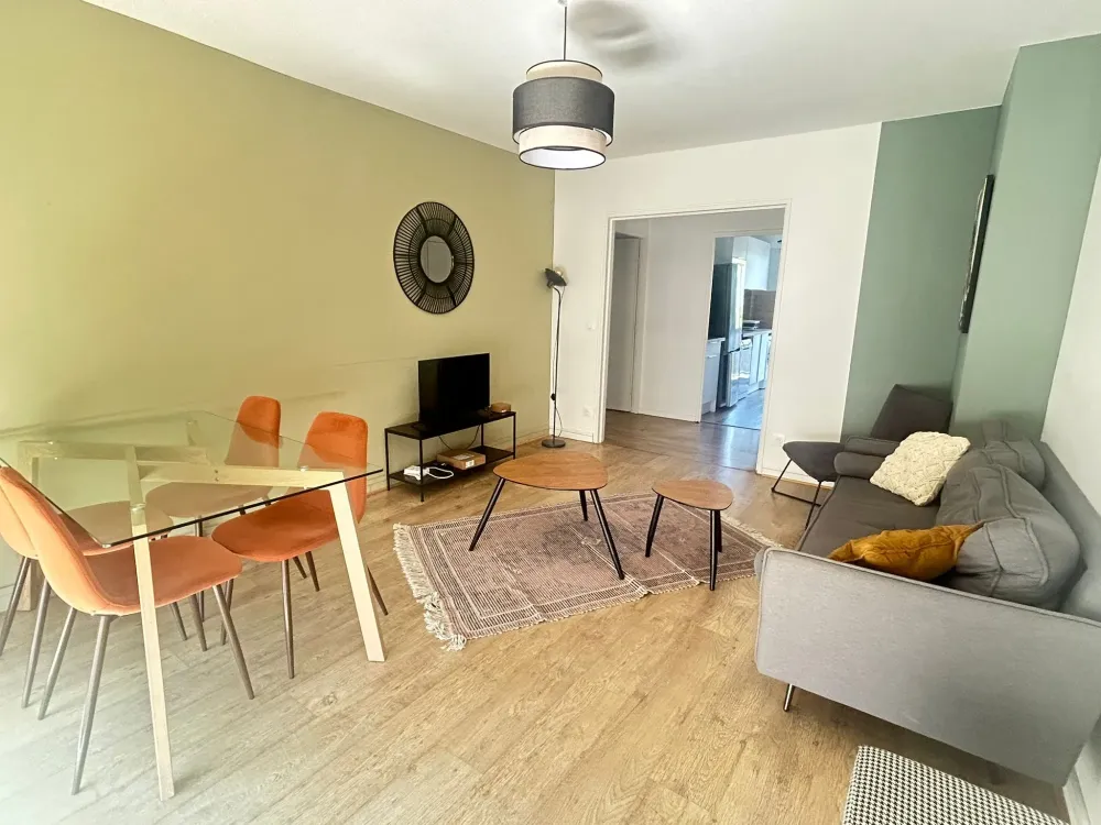 SALON 6